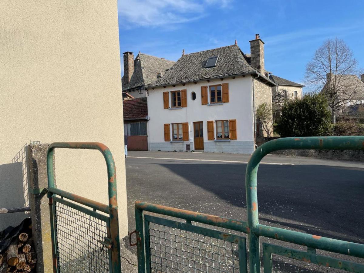 Charmante Maison 3 Chambres Avec Jardin, Cheminee, Parking, Proche Conques Et Activites Plein Air - Fr-1-742-168 Cassaniouze Exteriér fotografie